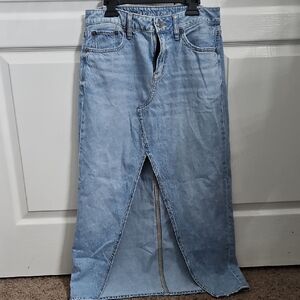 American Eagle Light Wash Denim Jeans